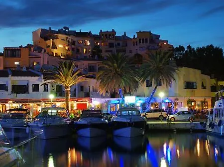 Lovely Townhouse, Swimming Pool