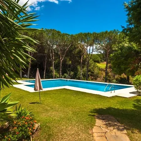 Lovely Townhouse, Swimming Pool
