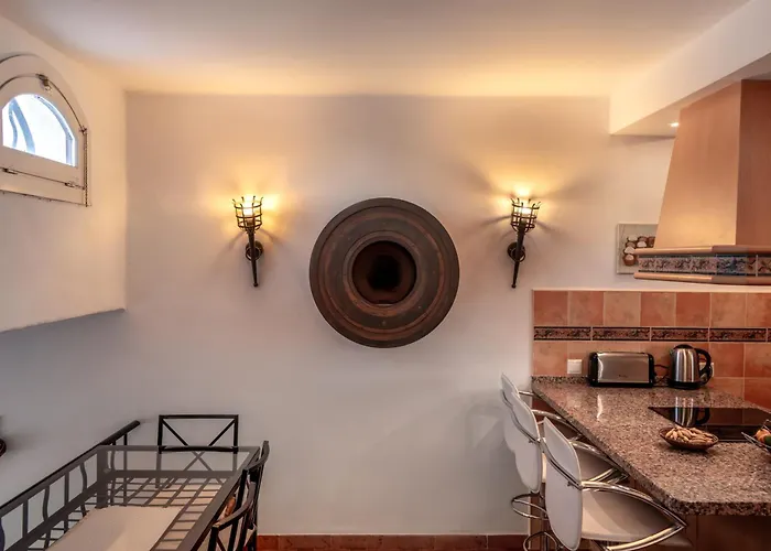Lovely Townhouse, Swimming Pool Casa vacanze *